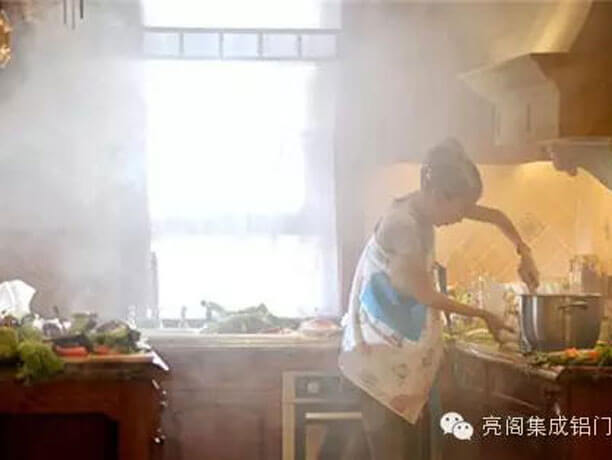 亮閣門窗，家居門窗選擇－－廚房