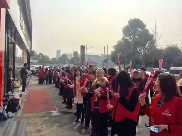 熱烈祝賀亮閣門窗益陽專賣店聯盟活動61單完美落地！