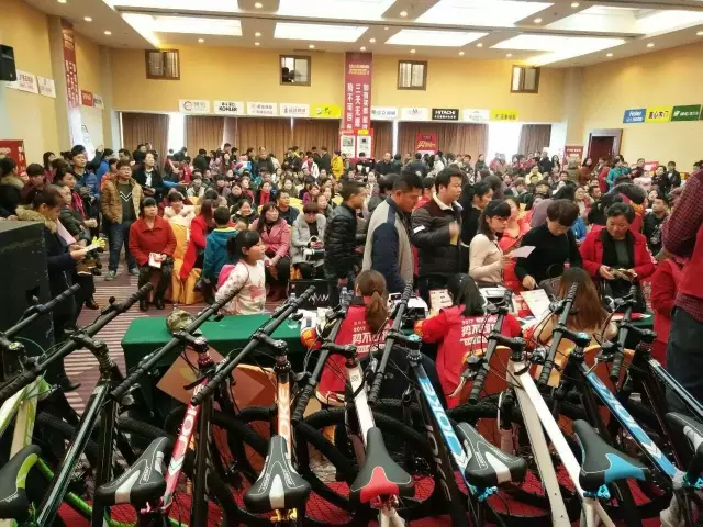 熱烈祝賀亮閣門窗益陽專賣店聯盟活動61單完美落地！