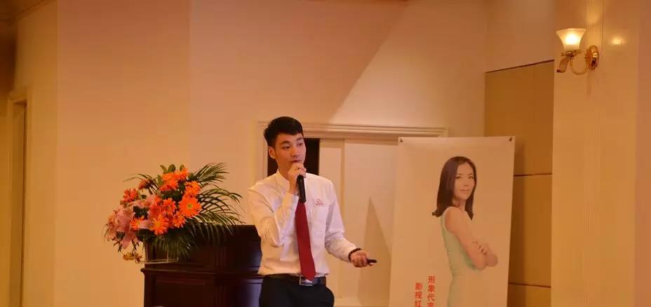 聚勢(shì)奮進(jìn)，共創(chuàng)新時(shí)代｜熱烈祝賀亮閣門窗2018財(cái)富峰會(huì)圓滿結(jié)束！