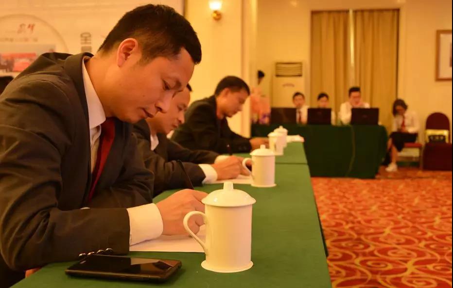 聚勢奮進，共創新時代｜亮閣門窗家庭文化系列報道之——點亮幸福人生！